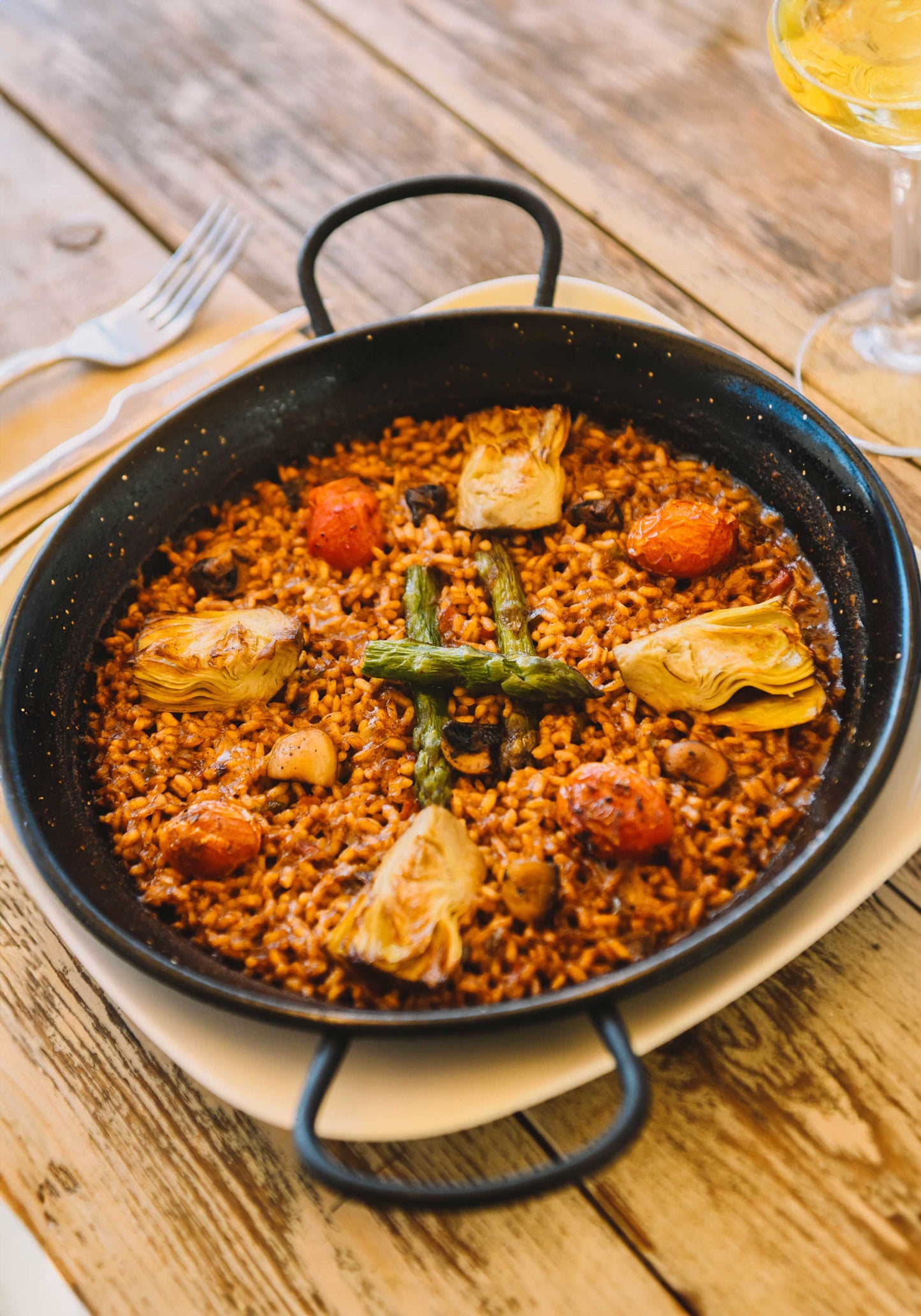 Paella mit iberischem Fleisch (Secreto) & Artischocken in Zehlendorf